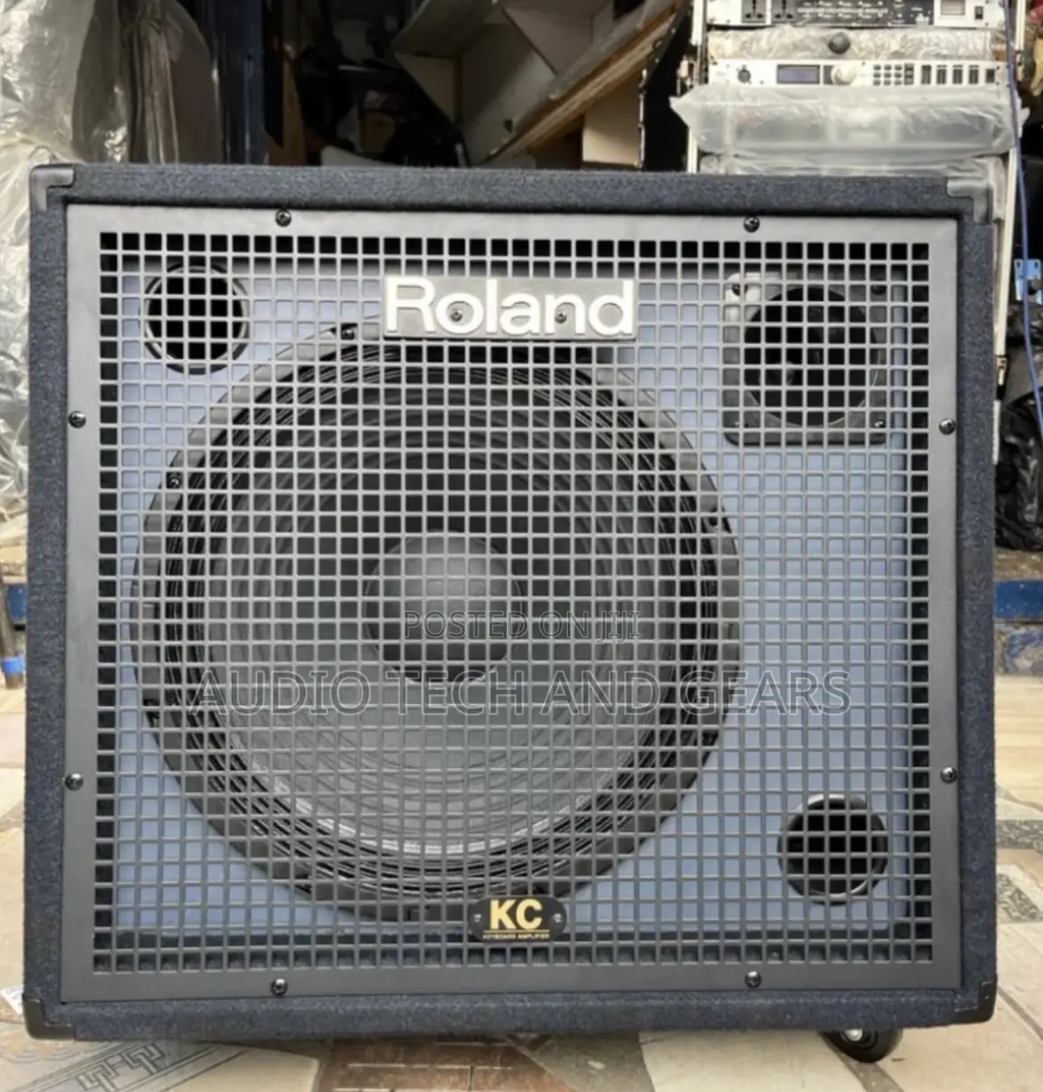 Roland Kc-550 Keyboard Combo
