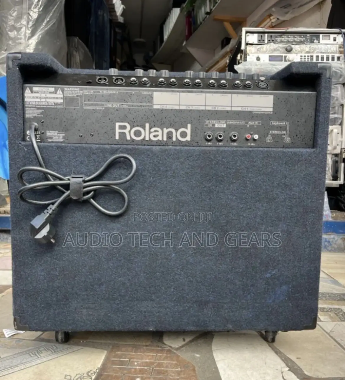 Roland Kc-550 Keyboard Combo