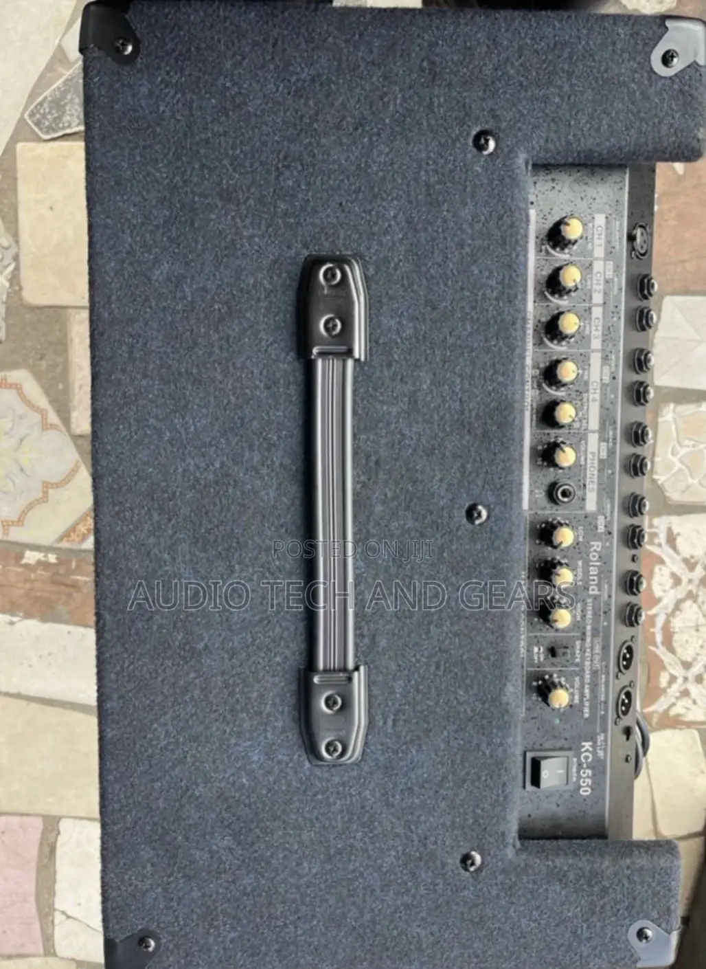 Roland Kc-550 Keyboard Combo