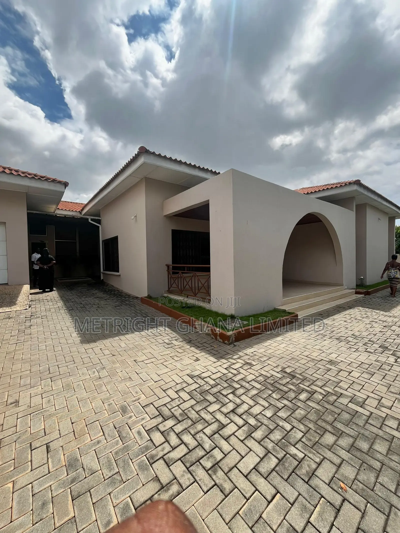 4bdrm Bungalow in Metright Ghana, Accra Metropolitan for sale