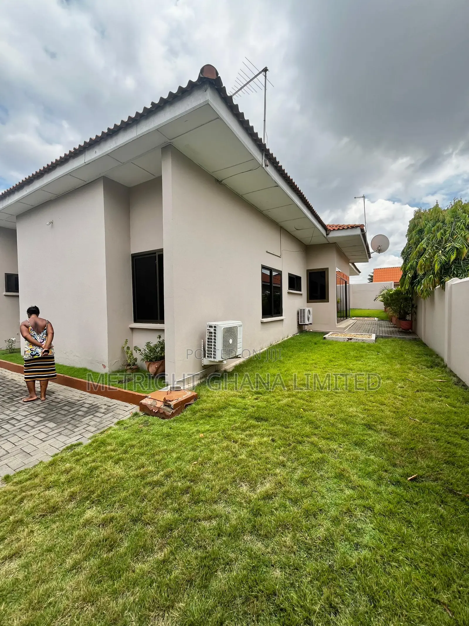 4bdrm Bungalow in Metright Ghana, Accra Metropolitan for sale
