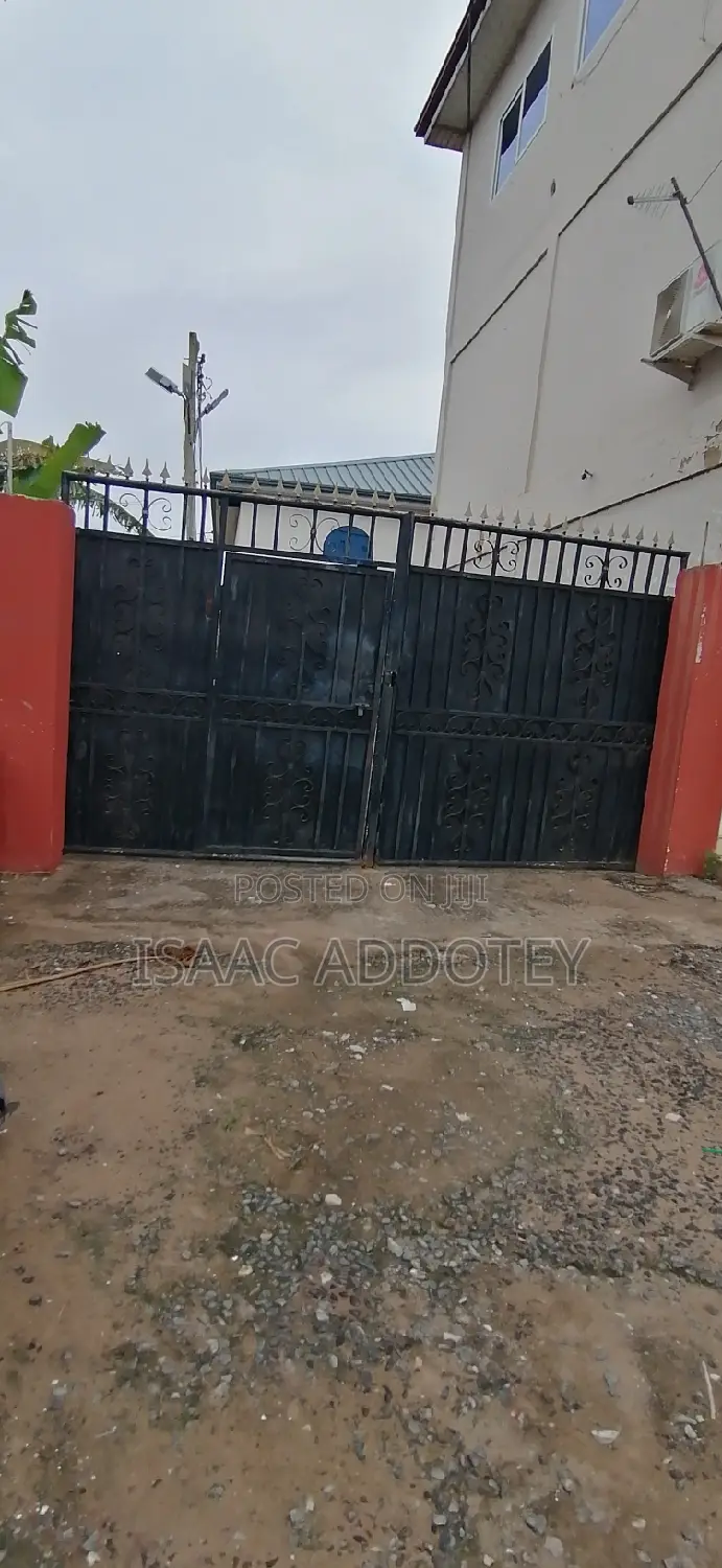 3bdrm Apartment in Spintex Texpo Market for rent