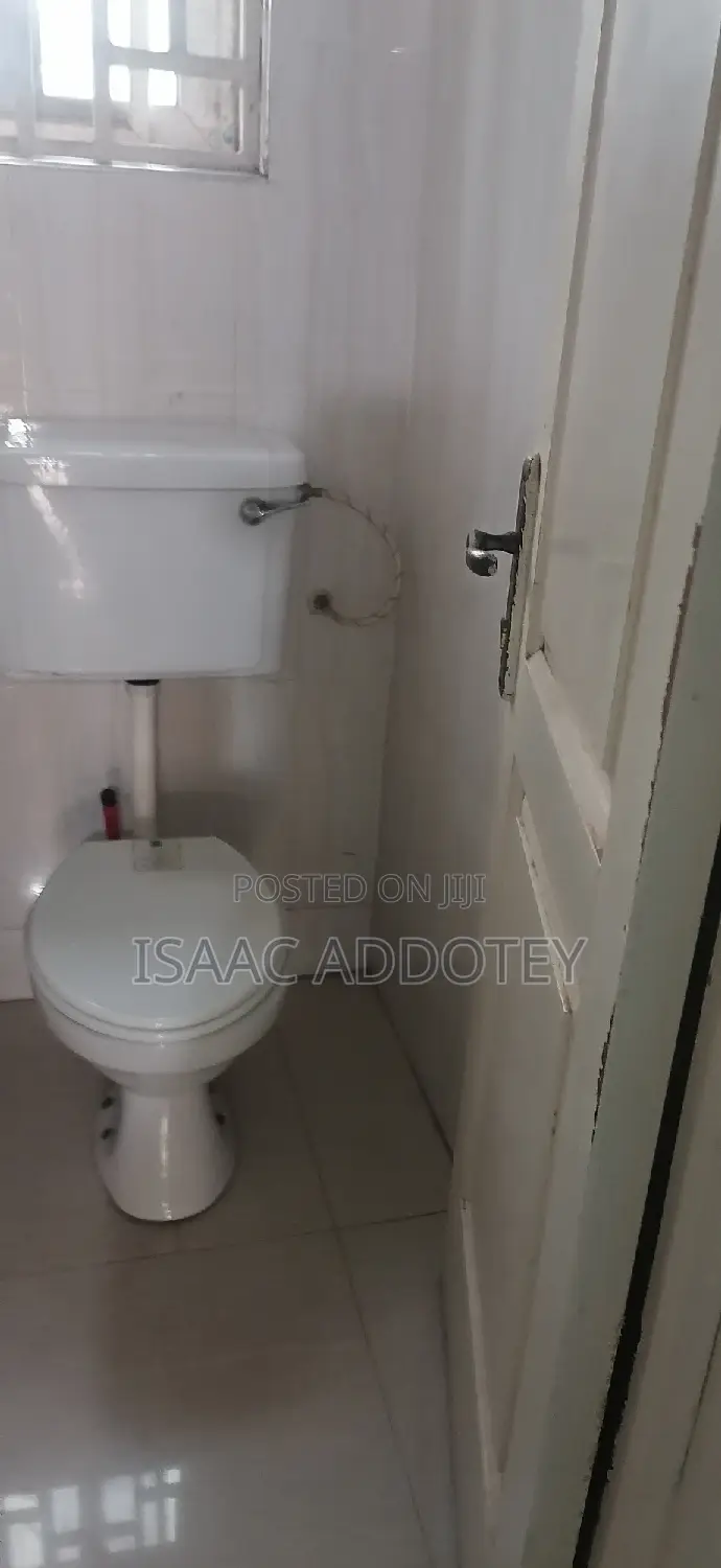 3bdrm Apartment in Spintex Texpo Market for rent