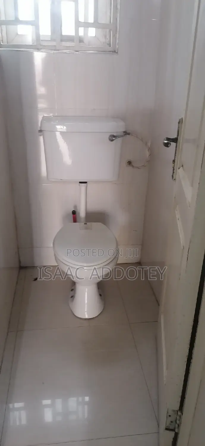 3bdrm Apartment in Spintex Texpo Market for rent