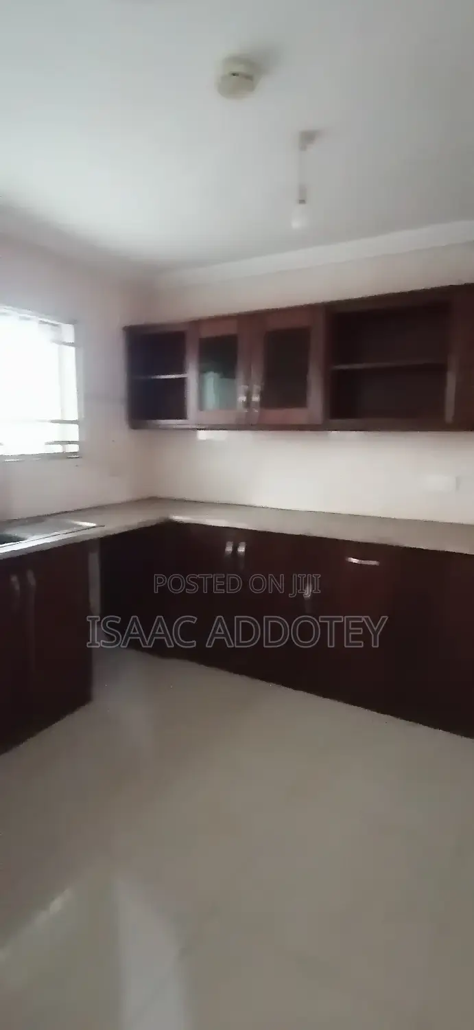 3bdrm Apartment in Spintex Texpo Market for rent