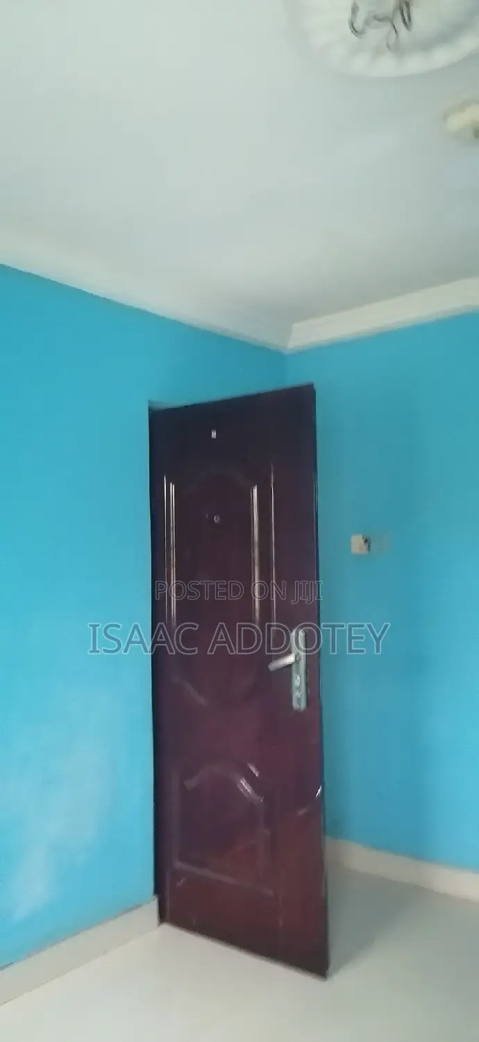 3bdrm Apartment in Spintex Texpo Market for rent