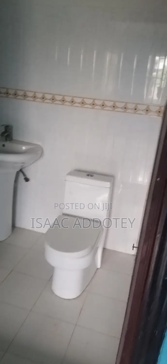 3bdrm Apartment in Spintex Texpo Market for rent