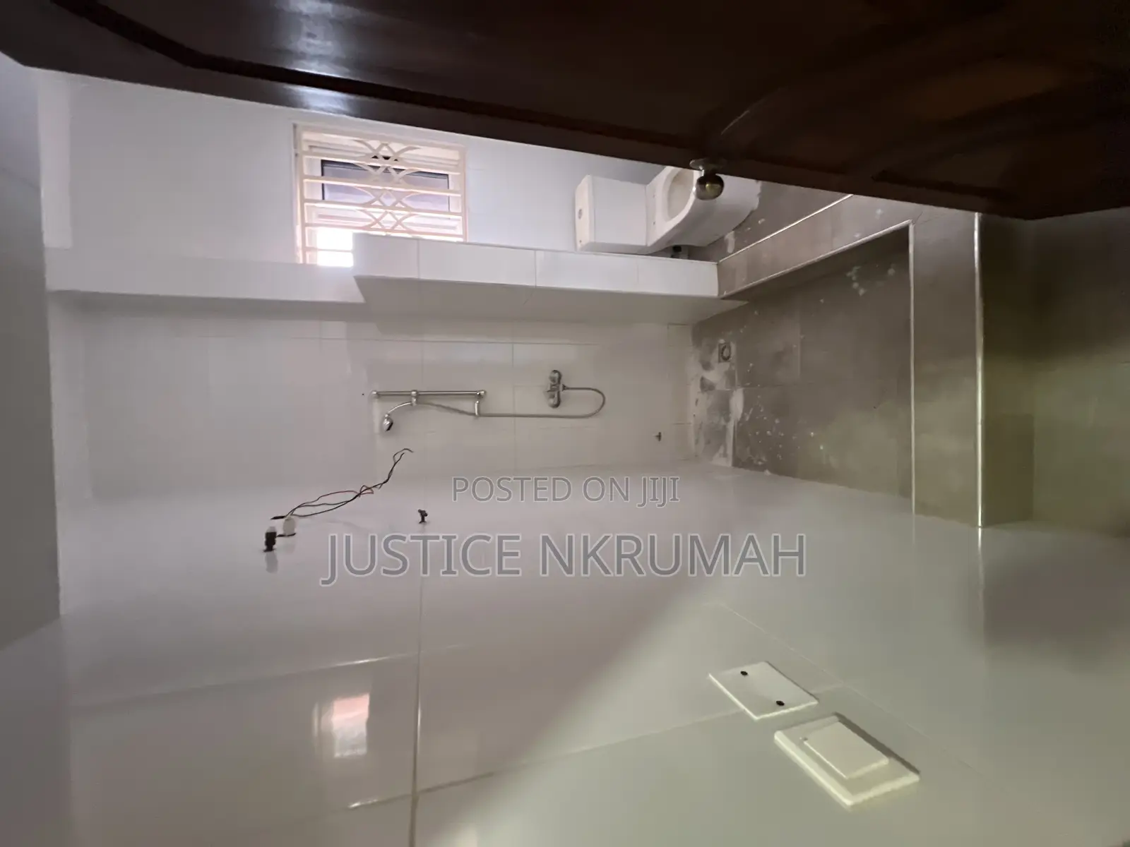 3bdrm Apartment in Mr Justice Estate, Old Barrier for rent