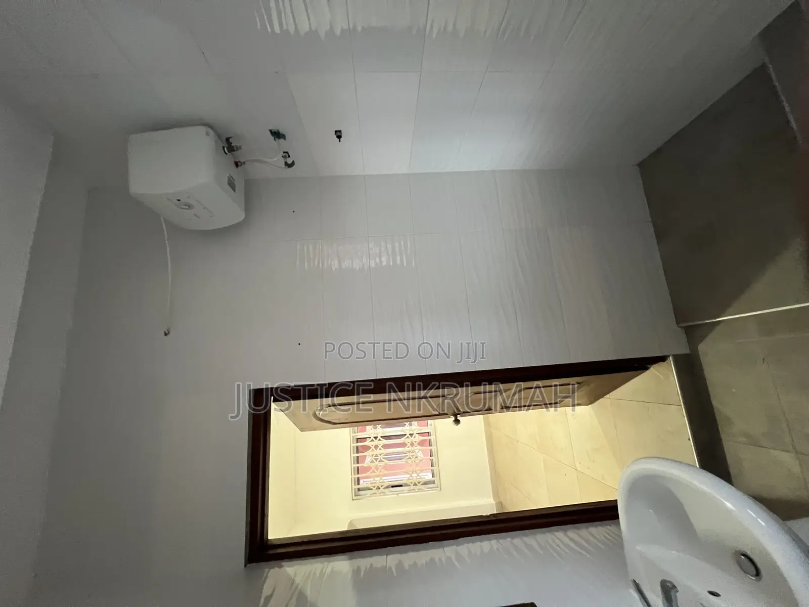 3bdrm Apartment in Mr Justice Estate, Old Barrier for rent