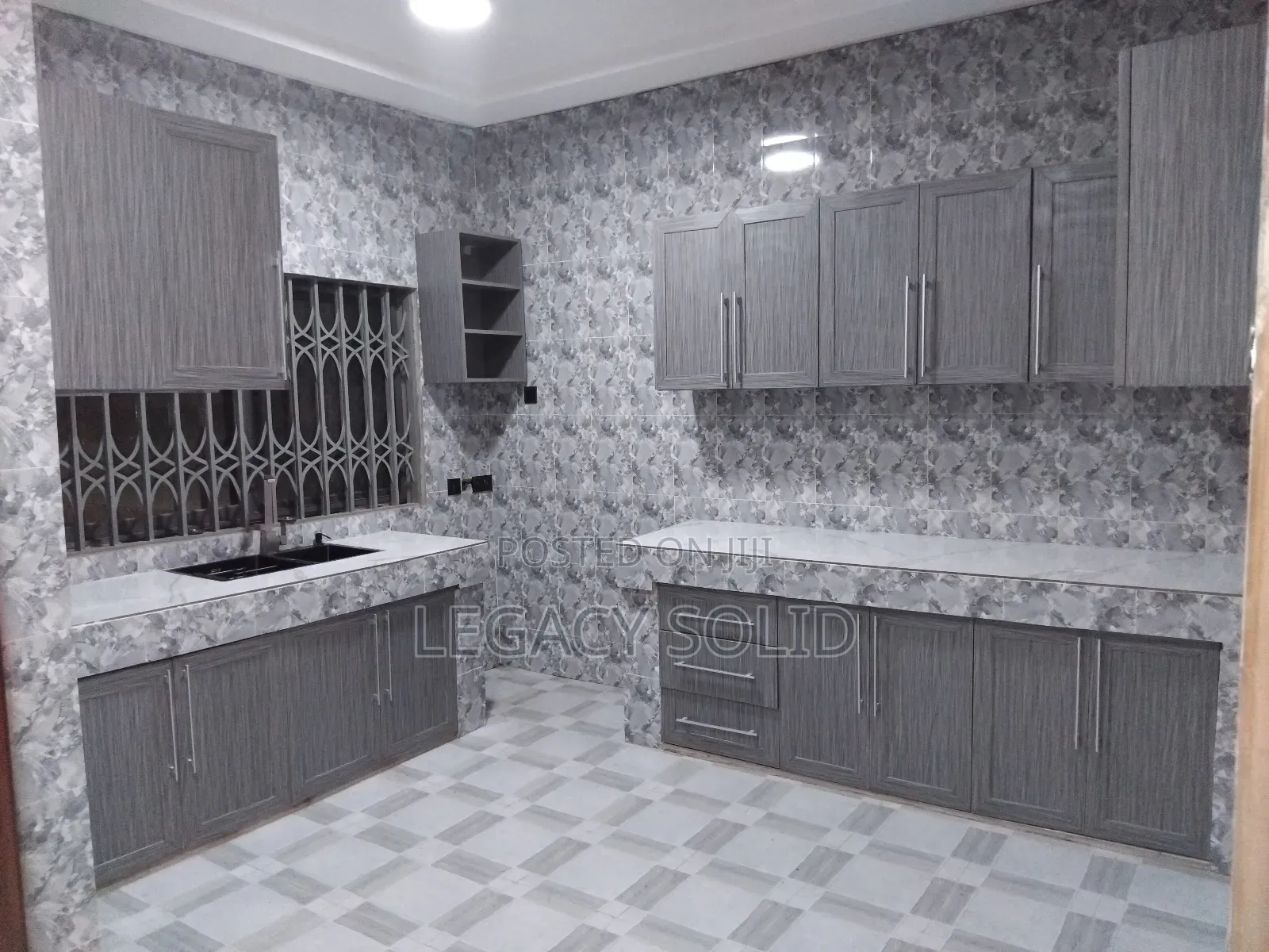 3bdrm House in Legacy  Solid Real, Spintex for rent
