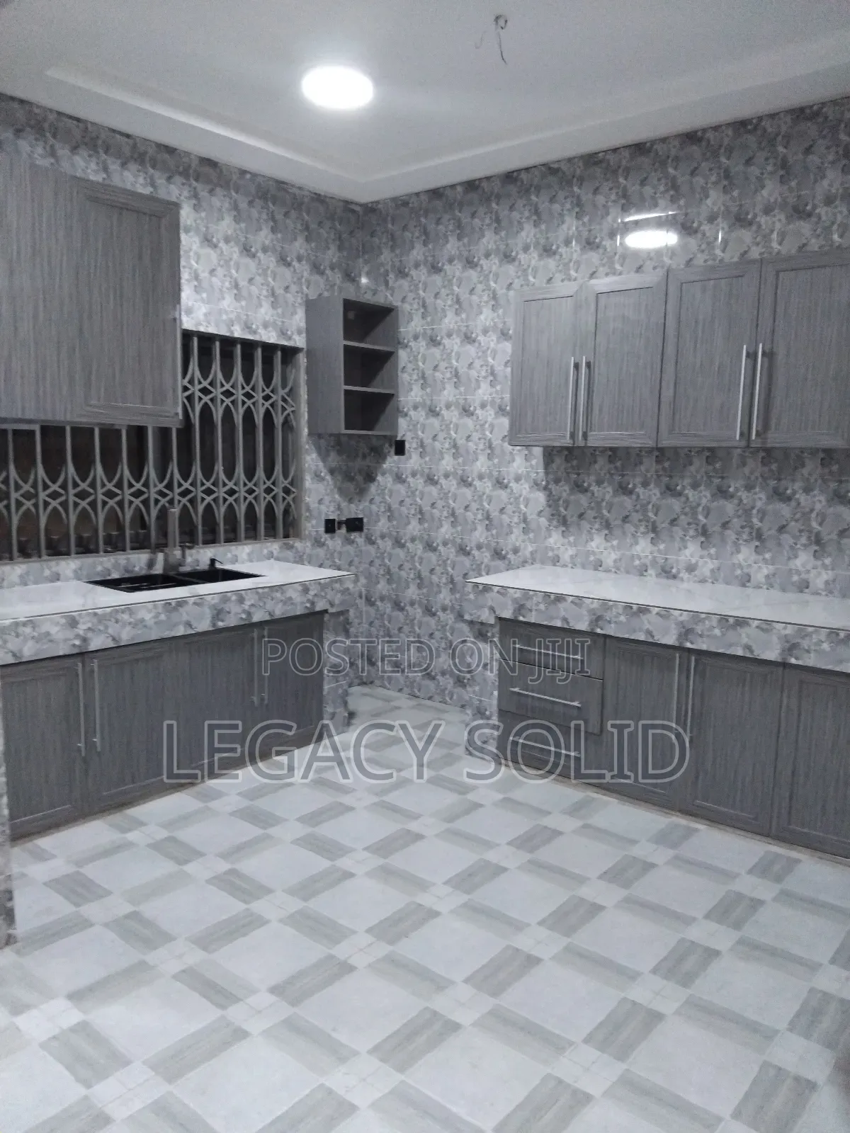3bdrm House in Legacy  Solid Real, Spintex for rent