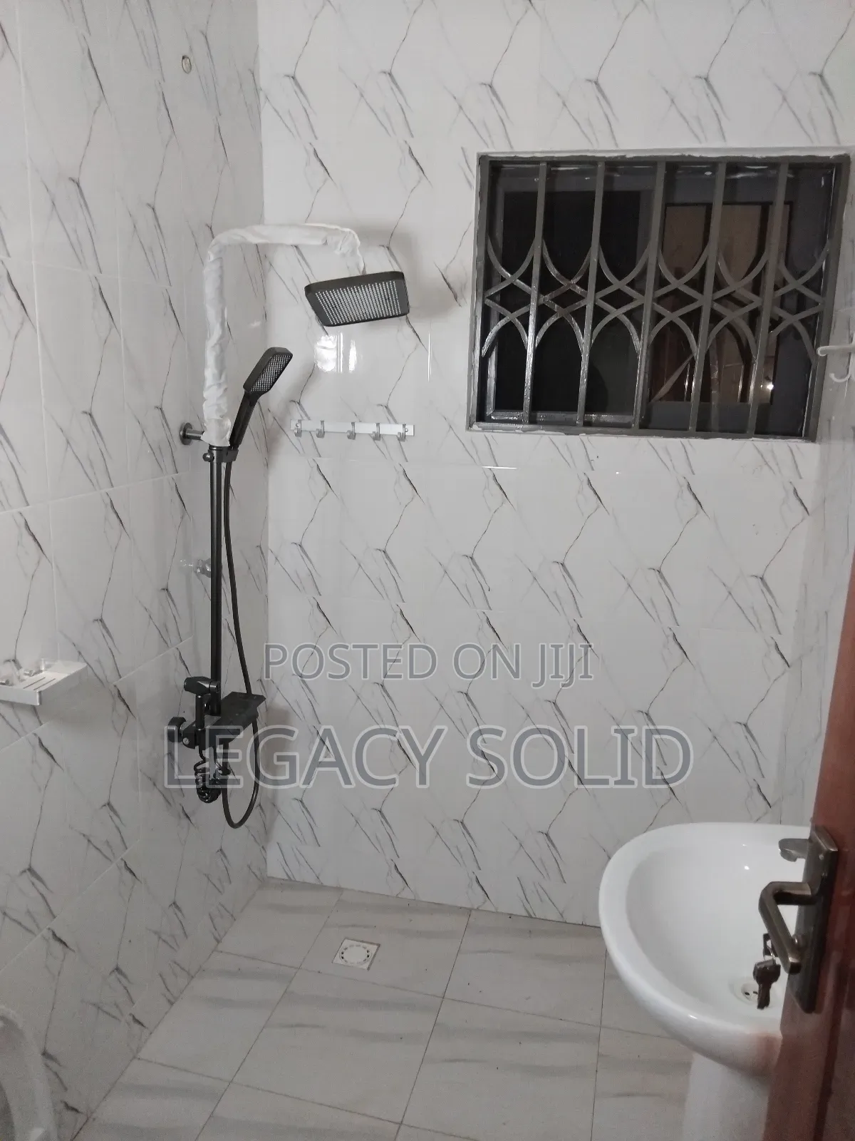 3bdrm House in Legacy  Solid Real, Spintex for rent
