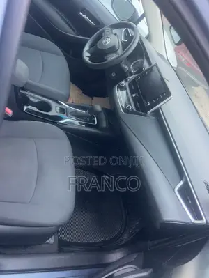 Toyota Corolla LE 2021 Blue