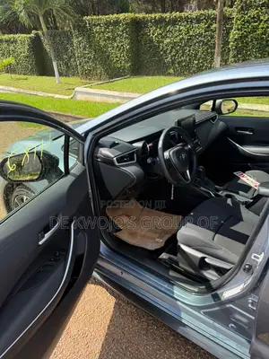 Toyota Corolla SE 2022 Silver