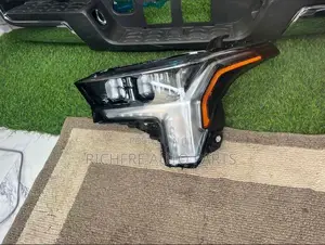 Toyota Tundra 2022,2023,2024 Headlight Original
