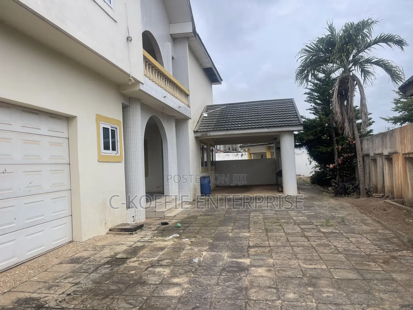 6bdrm Mansion in Achimota, The Mall for sale
