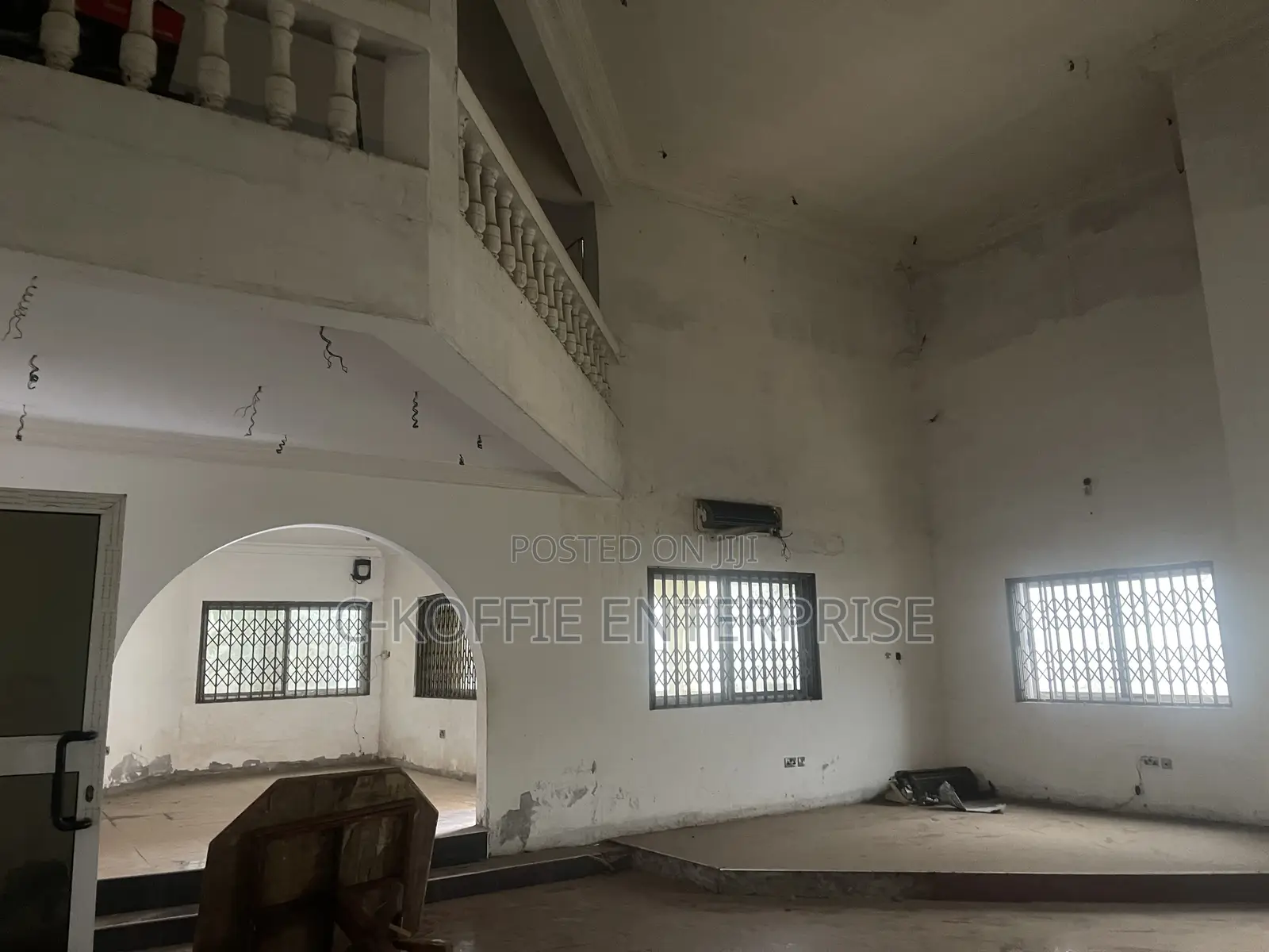 6bdrm Mansion in Achimota, The Mall for sale