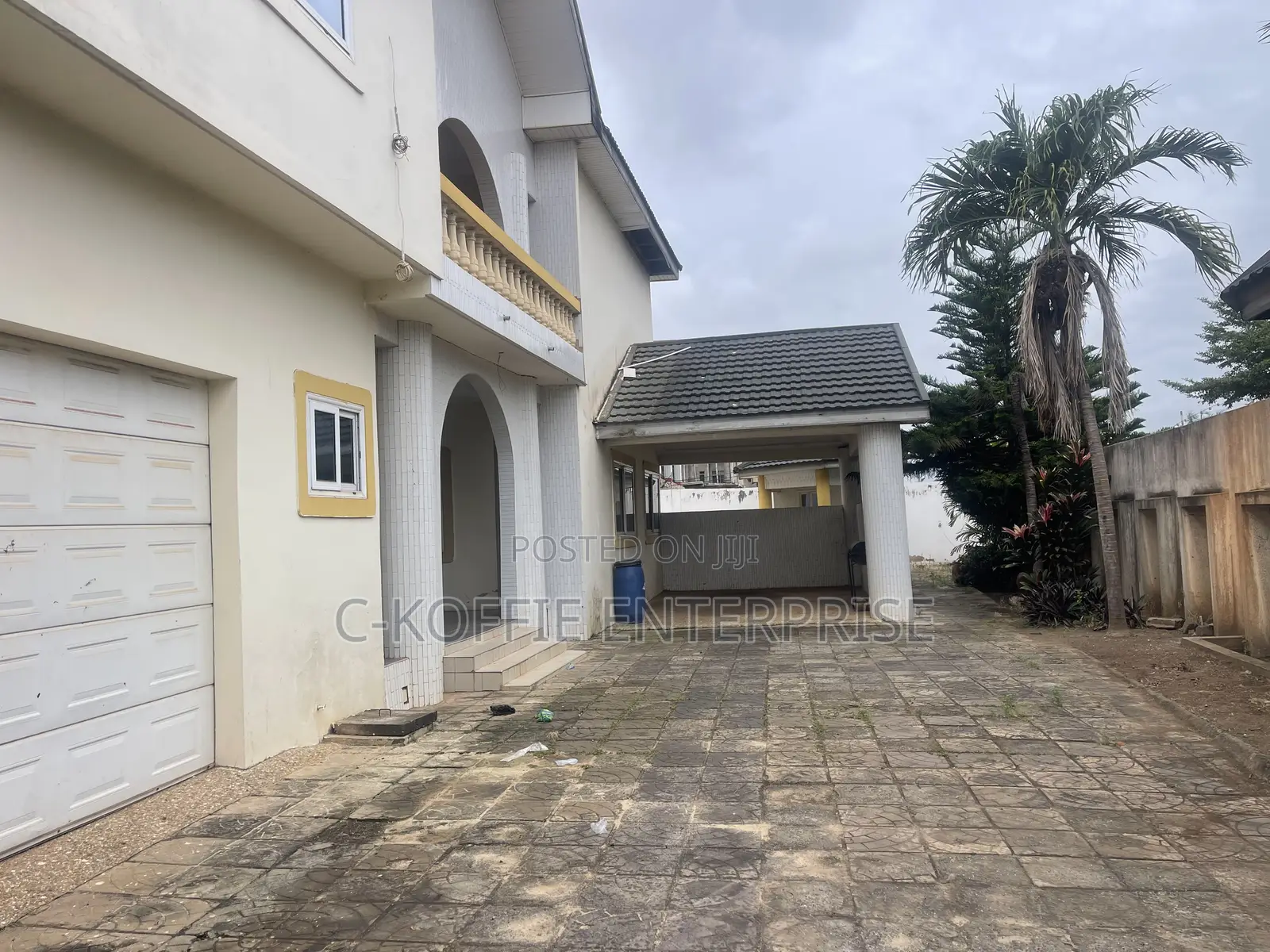 6bdrm Mansion in Achimota, The Mall for sale