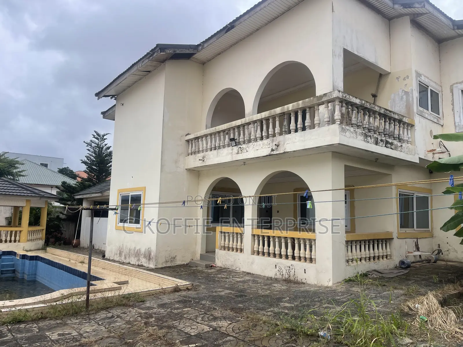 6bdrm Mansion in Achimota, The Mall for sale