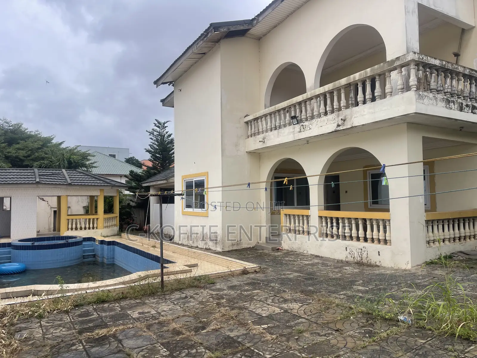 6bdrm Mansion in Achimota, The Mall for sale