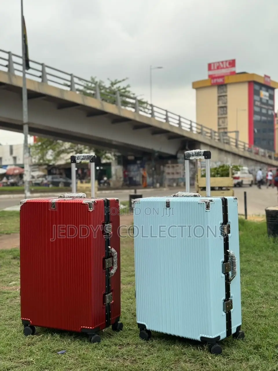 Single Sizes Classy Luxury Zipless Luggage With 360 Wheels