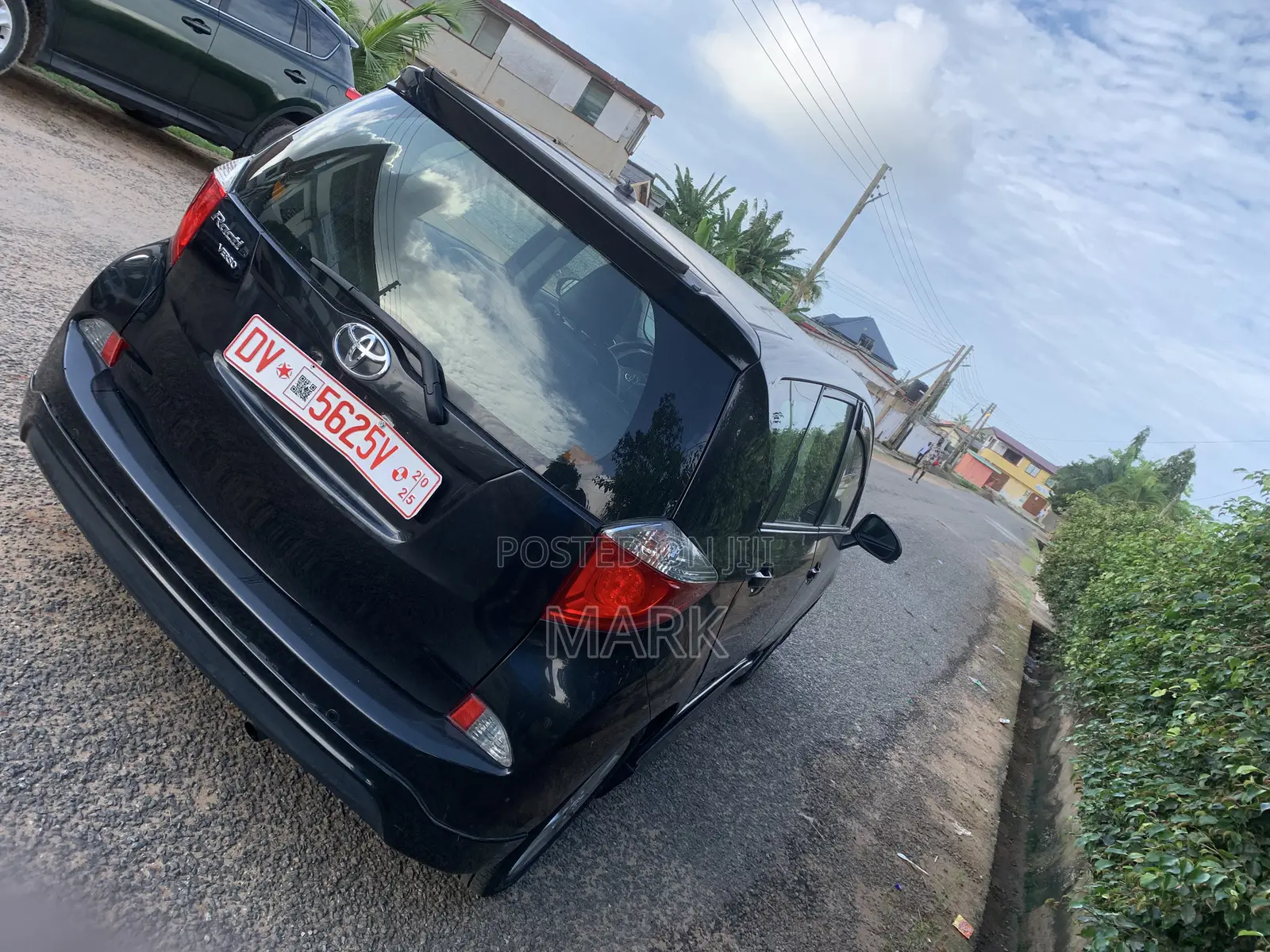 Toyota Ractis 2013 Black