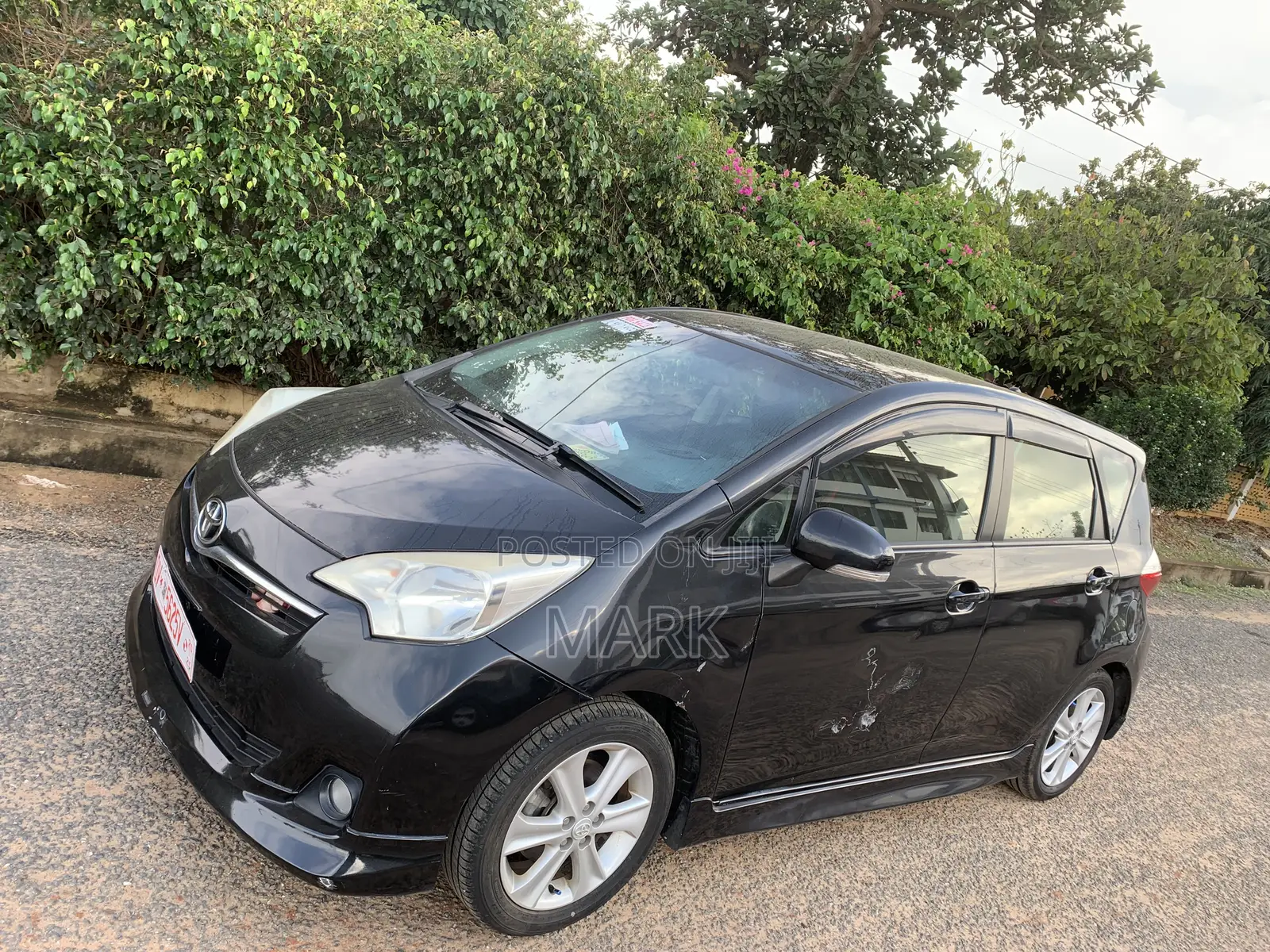 Toyota Ractis 2013 Black