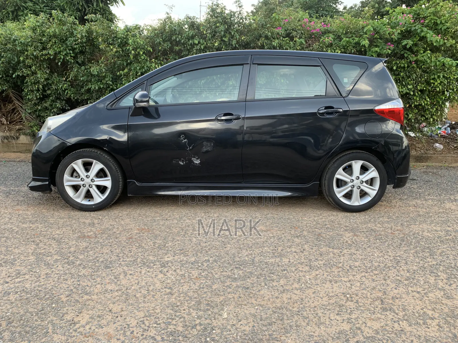 Toyota Ractis 2013 Black