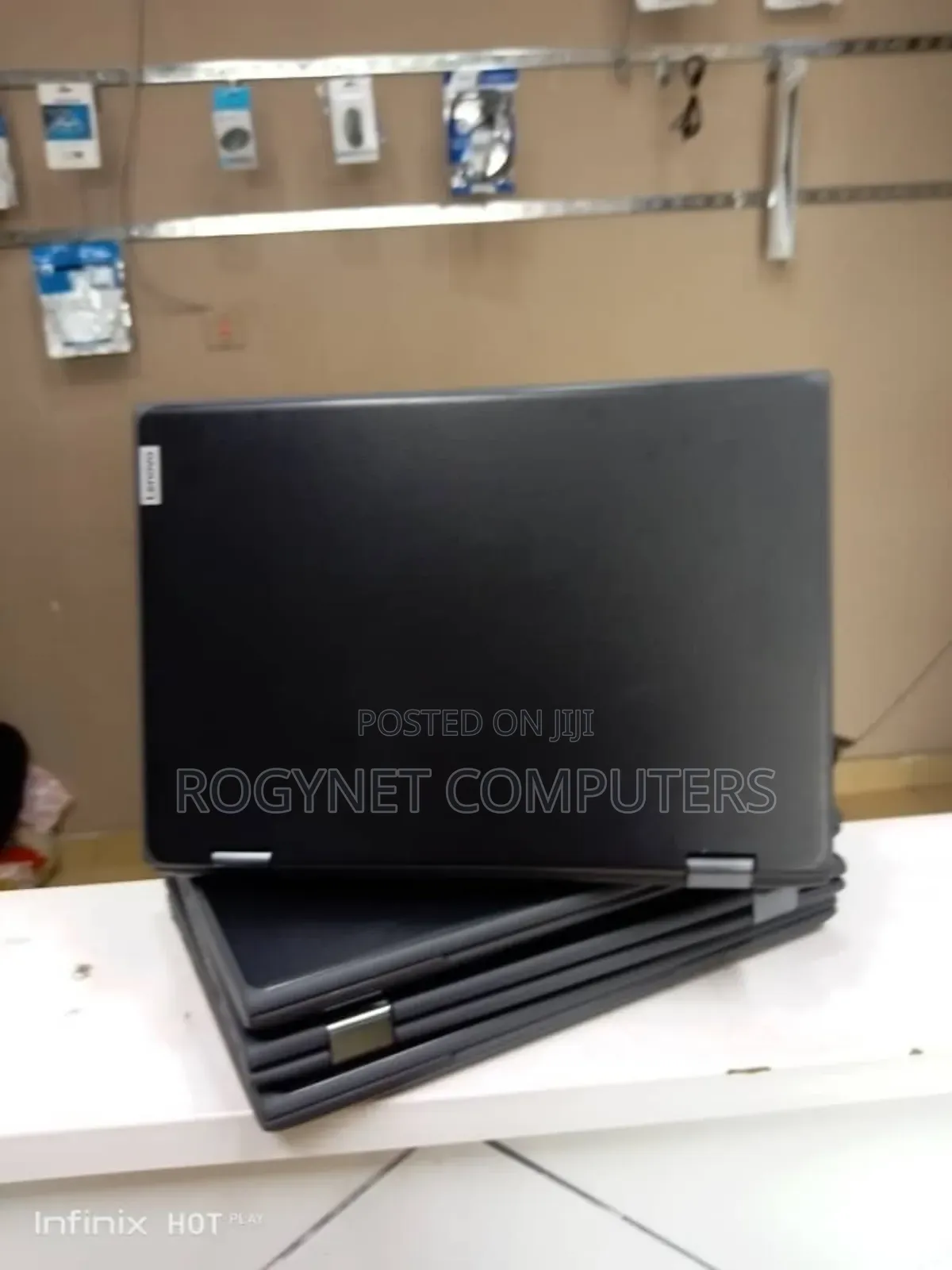 Laptop Lenovo 300e 4GB Intel Celeron SSD 72GB