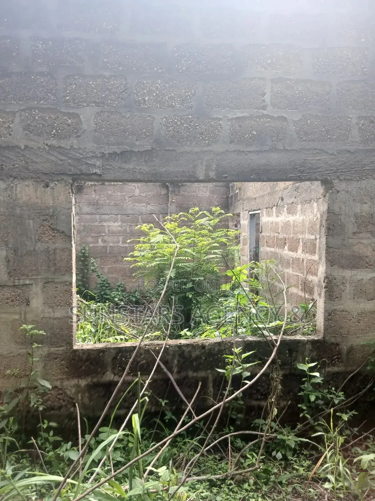 Uncompleted 5 Bedrooms Building