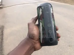 Preowned JBL Flip 3 Bluetooth Speaker for Sale.