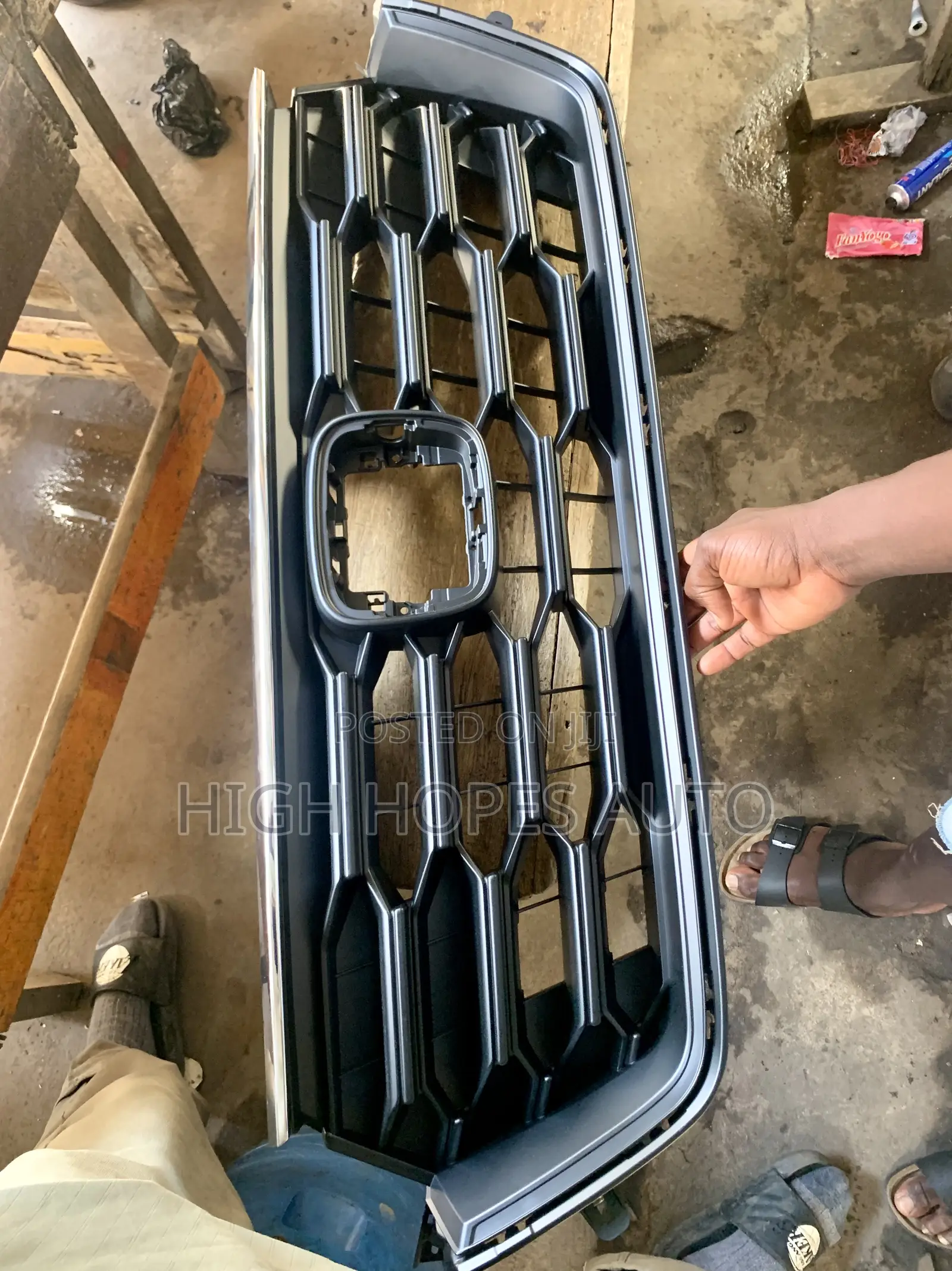 Honda CRV 2023-2024 Front Grille