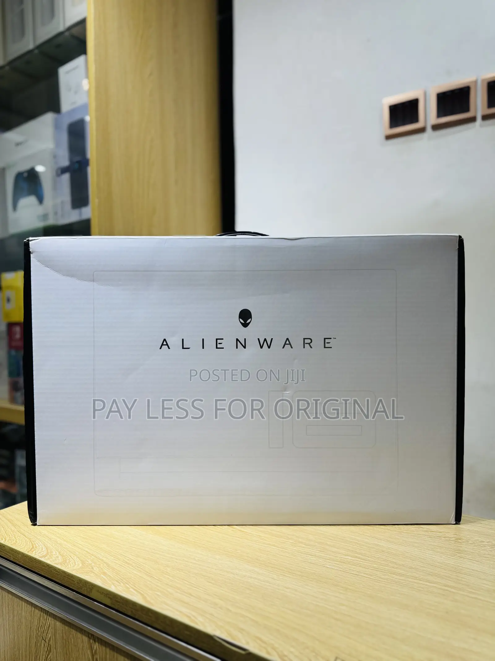New Laptop Dell Alienware M18 R2 32GB Intel Core i9 SSD 1T