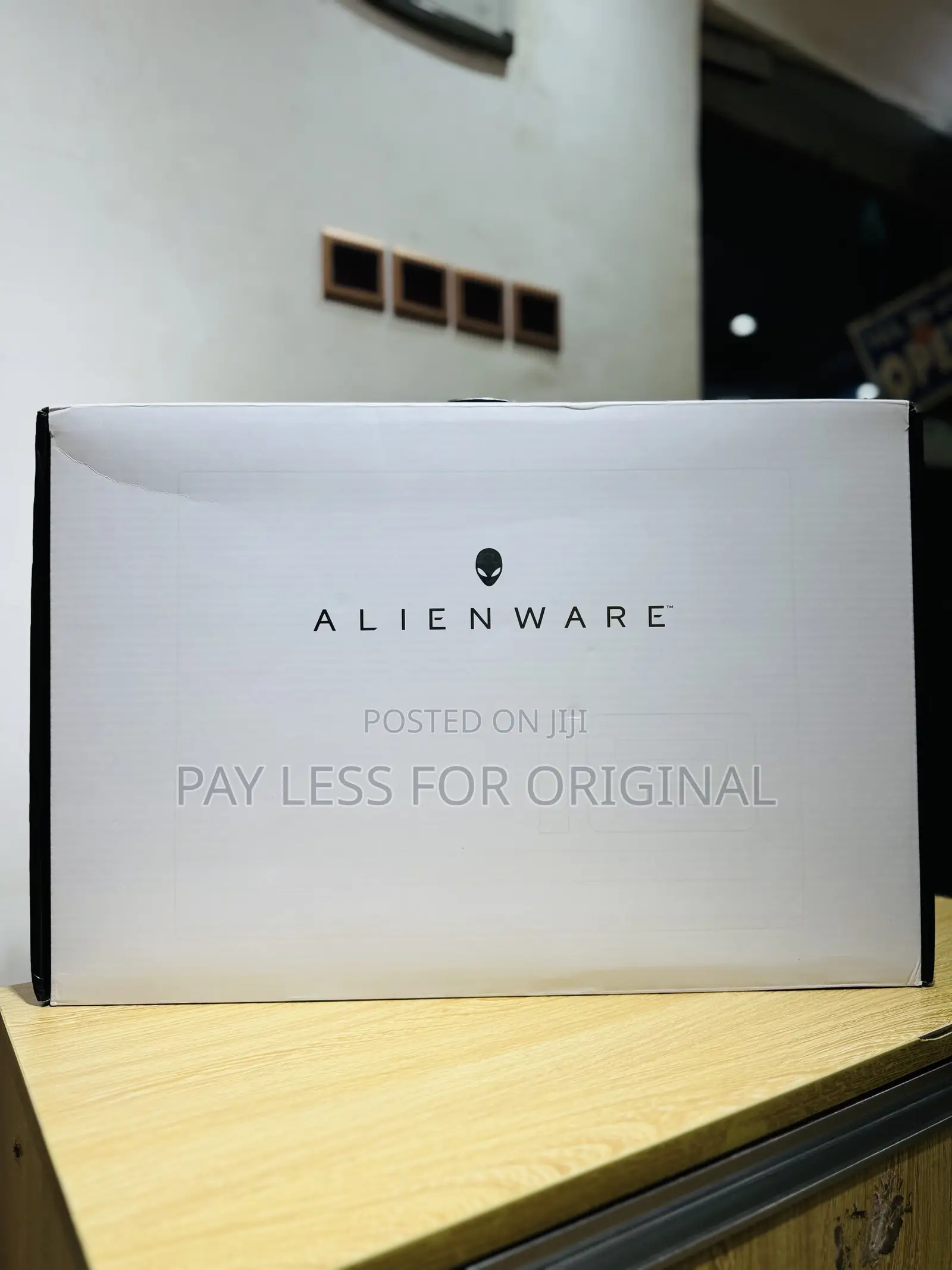 New Laptop Dell Alienware M18 R2 32GB Intel Core i9 SSD 1T