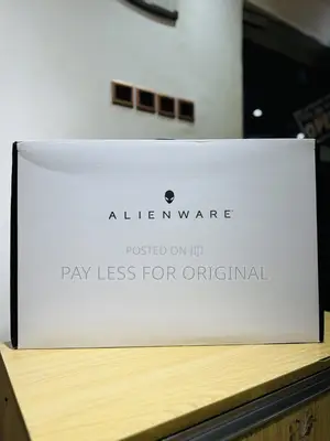 New Laptop Dell Alienware M18 R2 32GB Intel Core i9 SSD 1T