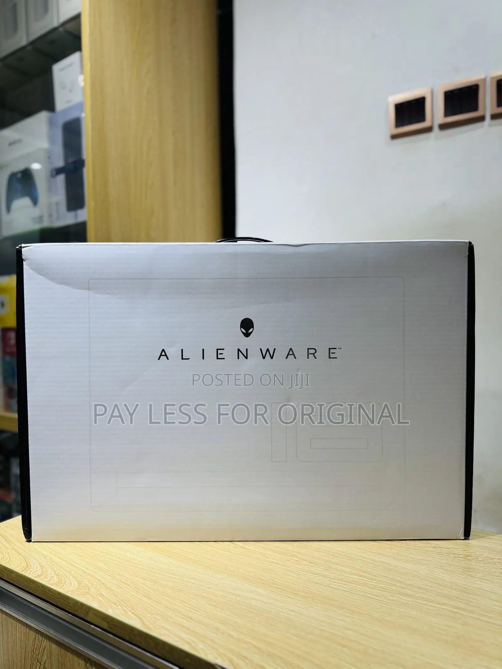 New Laptop Dell Alienware M18 R2 32GB Intel Core i9 SSD 1T