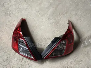 Nissan Versa/ Almera 2012 Taillight