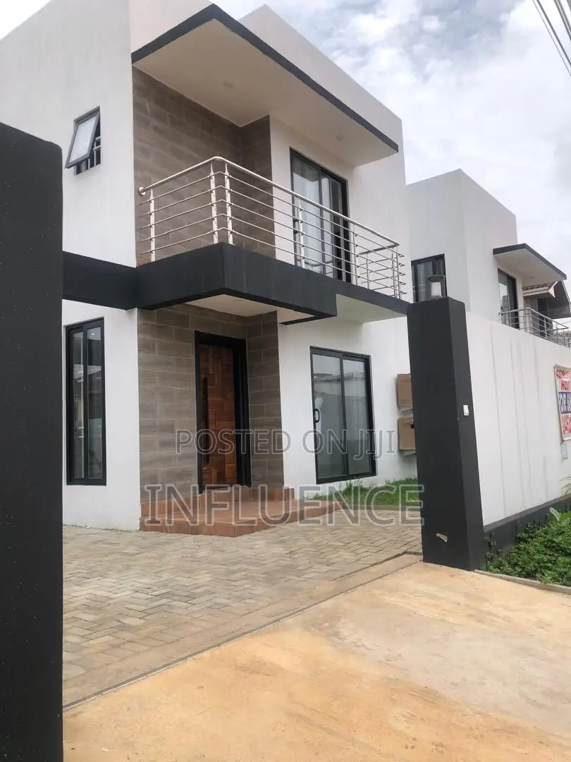 4bdrm House in American House Area, East Legon for sale