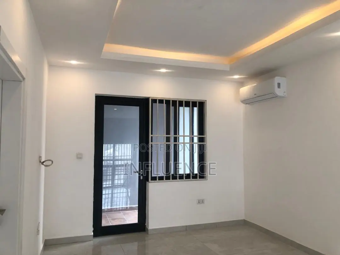 4bdrm House in American House Area, East Legon for sale