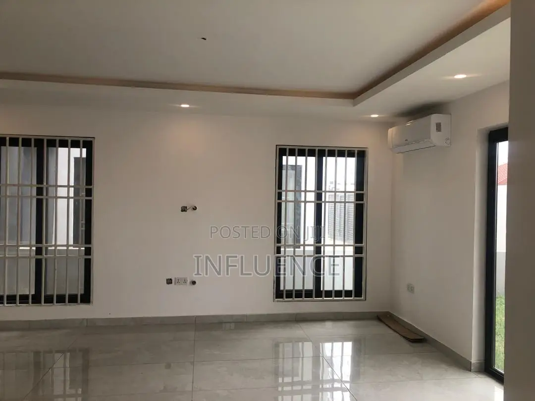 4bdrm House in American House Area, East Legon for sale