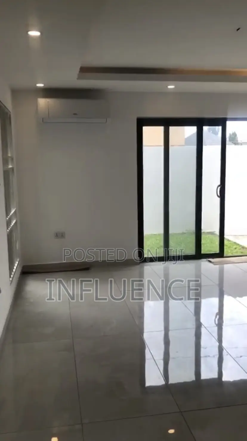 4bdrm House in American House Area, East Legon for sale