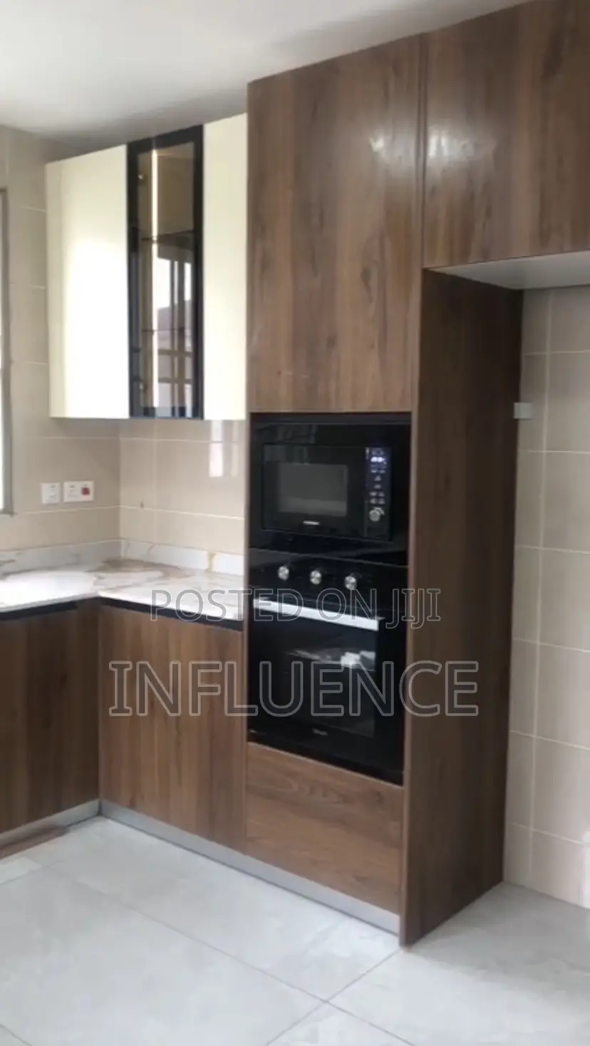 4bdrm House in American House Area, East Legon for sale