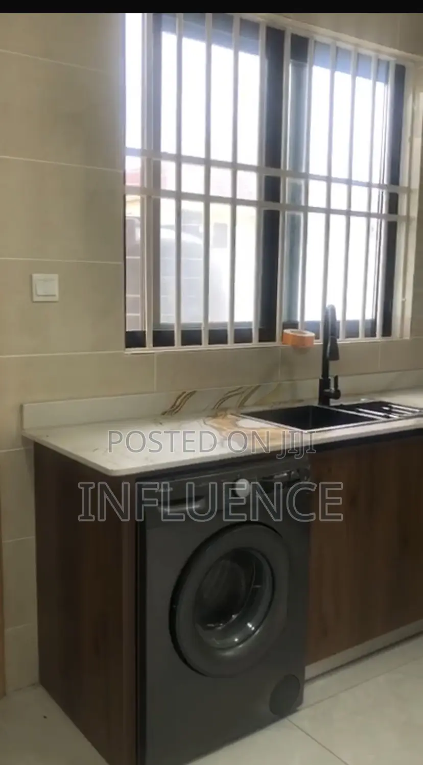 4bdrm House in American House Area, East Legon for sale