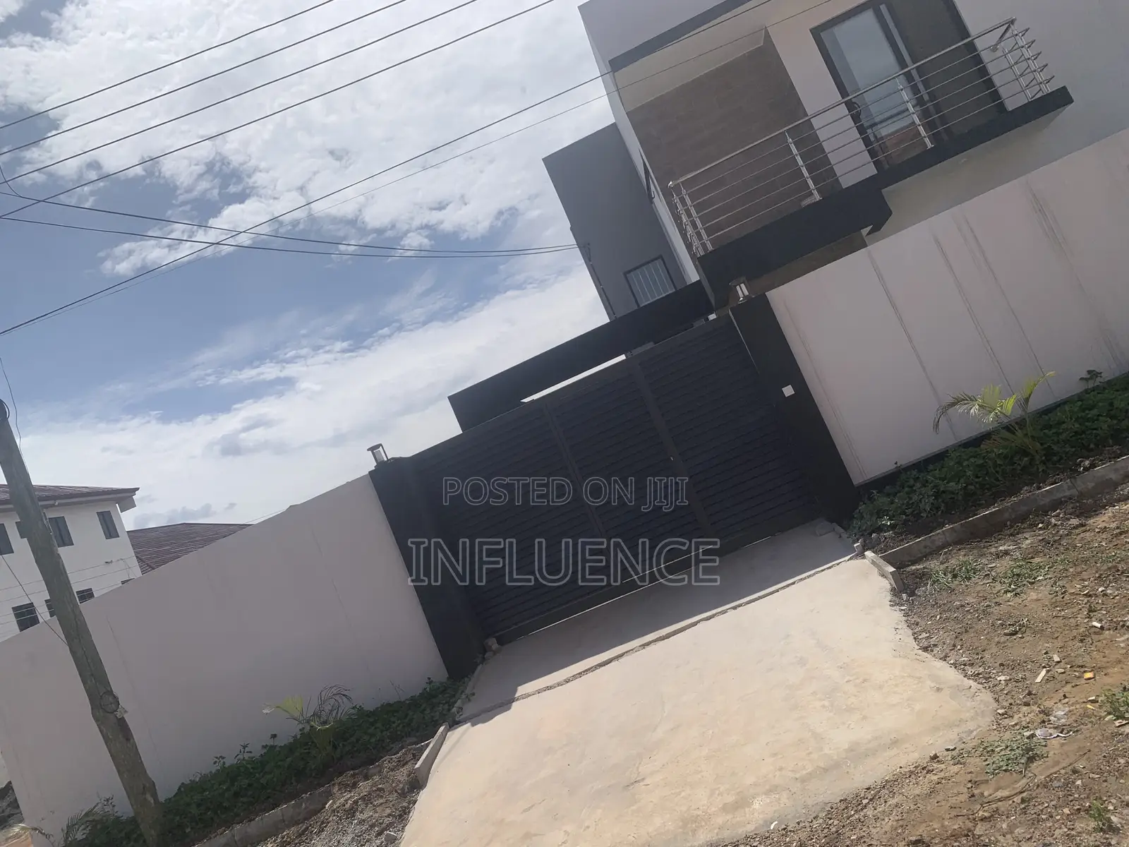 4bdrm House in American House Area, East Legon for sale