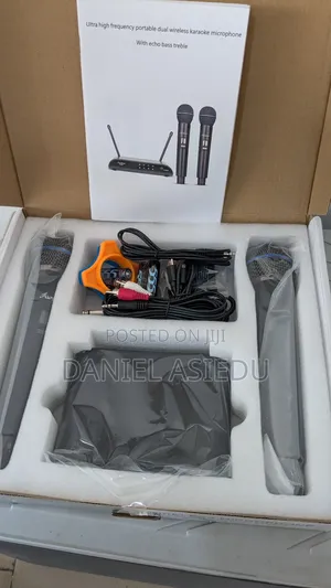 Wireless Microphone for Interview Live Show and Vlogging