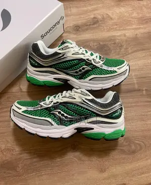 Saucony Omni 9 Sneakers