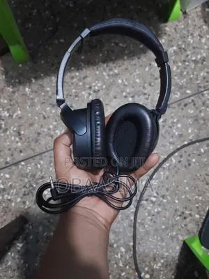 Noise Cancelling Headphones