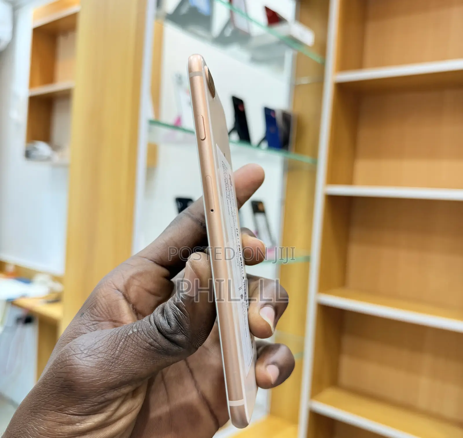 Apple iPhone 8 Plus 64 GB Gold