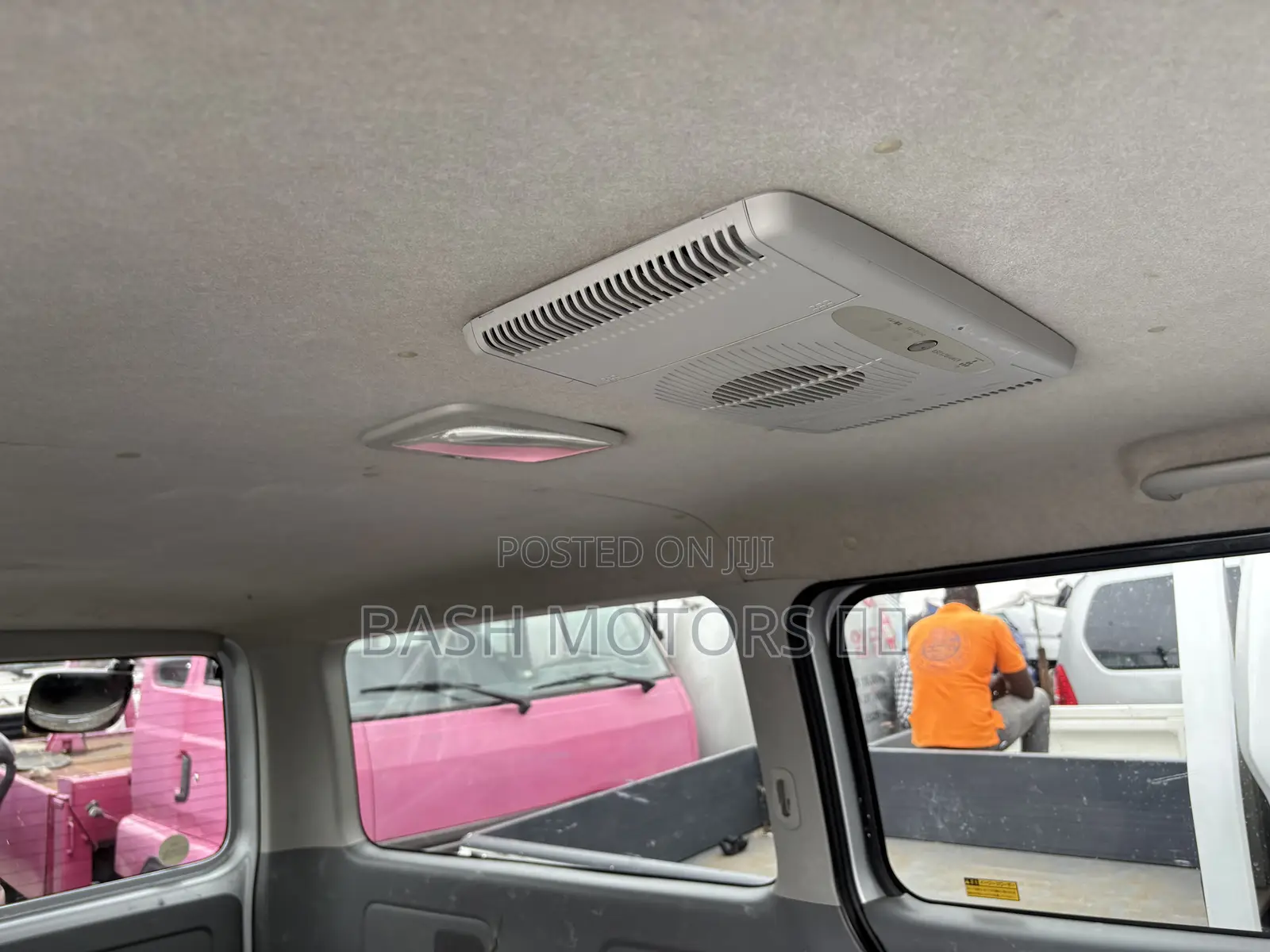 Toyota HiAce 2012 Silver