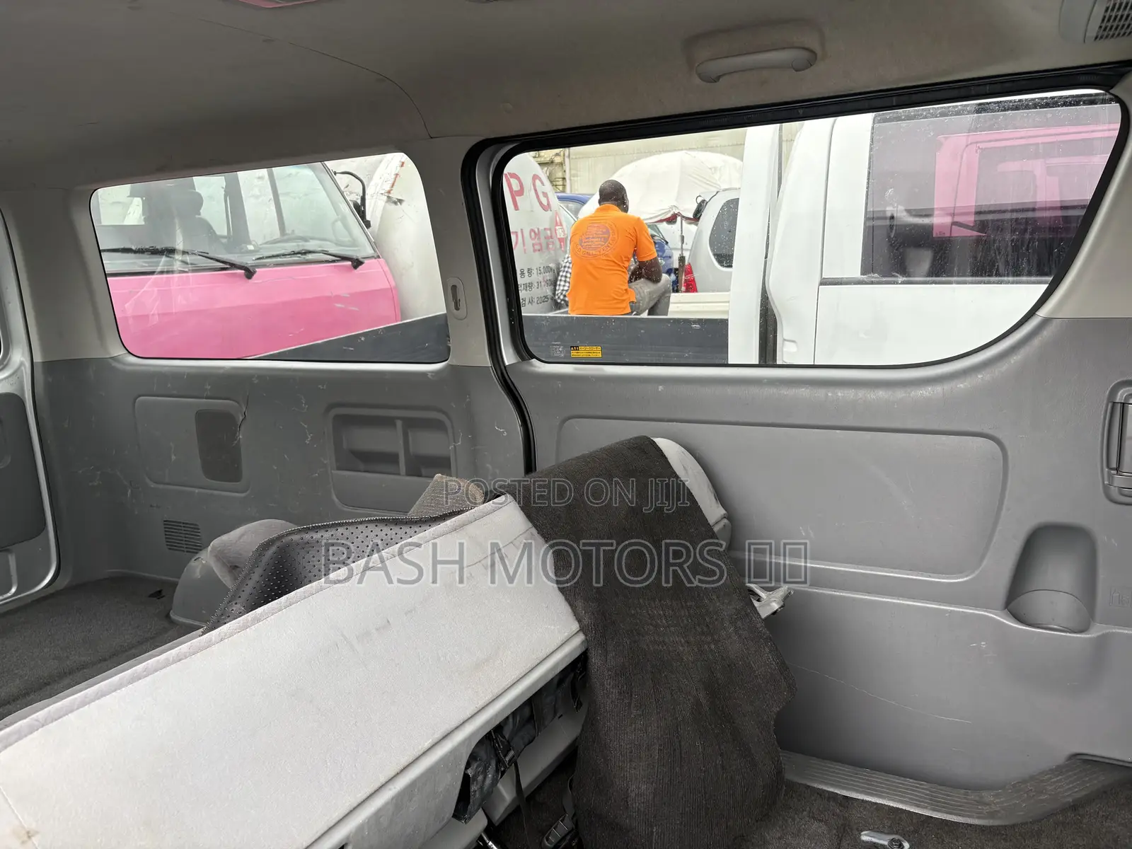 Toyota HiAce 2012 Silver